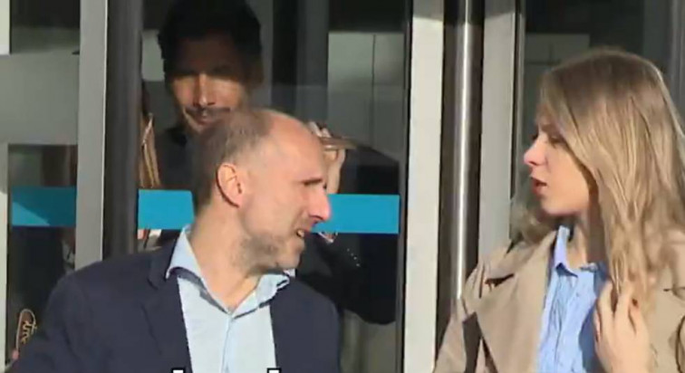 Jácome manda a la mierda a los periodistas que le preguntan por la presunta malversación de AuriaTV (vídeo)