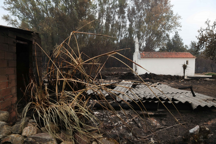 Estabilizado el incendio de la Ribeira Sacra (Lugo) y permanece controlado el de Lobios