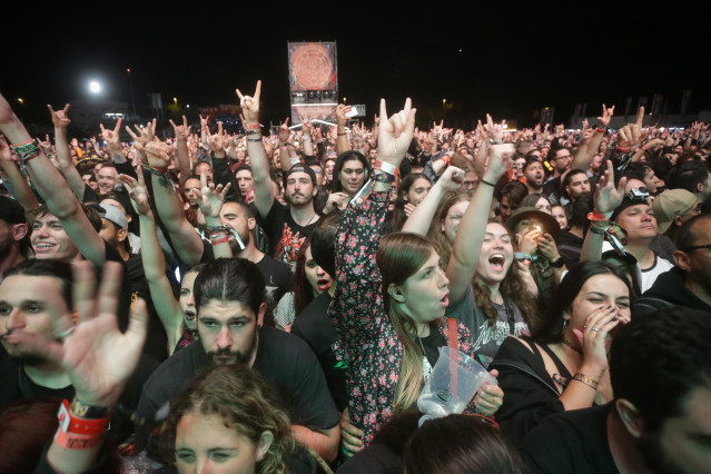 Archivo - Ambiente durante la actuación de la banda Bullet for my Valentine en Resurrection Fest, a 29 de junio de 2022, en Viveiro, Lugo, Galicia.