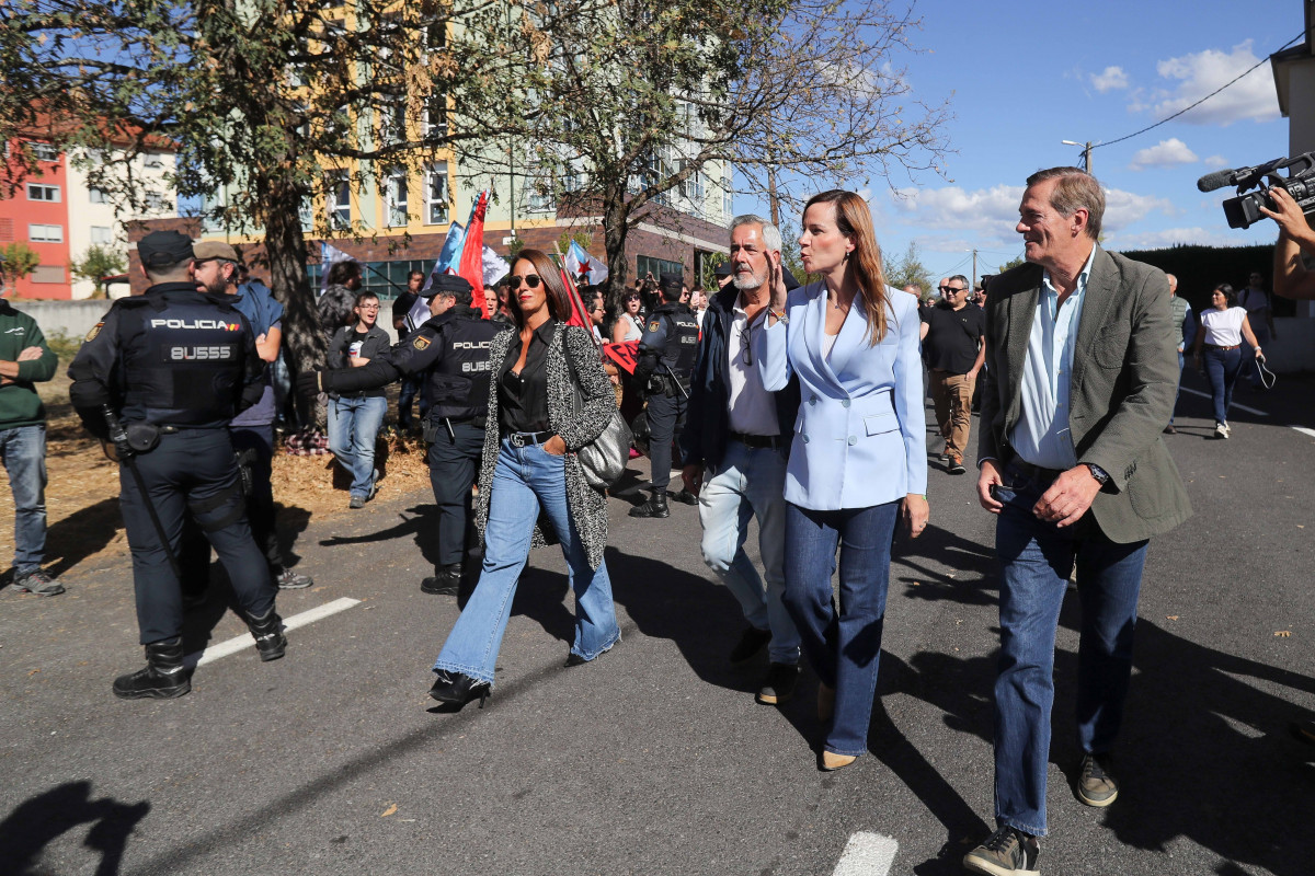 Visita de la portavoz de VOX en la Asamblea de Madrid, Isabel Pérez Moñino, al centro de PRODEME atacado con un cóctel Molotov el pasado sábado y que albergará un centro para menores no acompaña