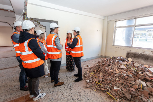 La conselleira do Mar, Marta Villaverde, visita en Boiro (A Coruña) el proyecto Agadea Hábitat financiado a través de las líneas de apoyo al desarrollo local de los GALP