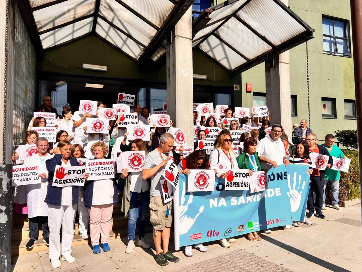 Concentraciu00f3n en Cee en condena de la agresiu00f3n a un administrativo