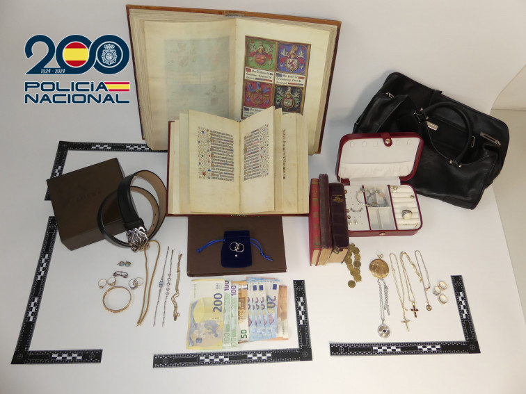 Detienen a una empleada del hogar de Pontevedra que había robado joyas y objetos por valor de más de 300.000 euros