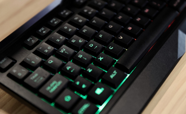 Archivo - El teclado de un ordenador en la inauguración de 'Amazon Gamergy Mapfre Edition', en Ifema Madrid, a 17 de diciembre de 2021, en Madrid, (España).