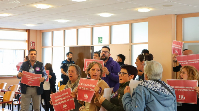 Trabajadores del SAF, expulsados del Pleno de Vigo por demandar mejores condiciones laborales