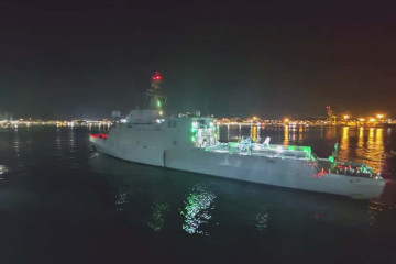 El buque de acción marítima 'Furor' zarpando desde el puerto de Cartagena, rumbo a prestar apoyo a los barcos que integran la Global Sumud Flotilla que se dirige a Gaza.