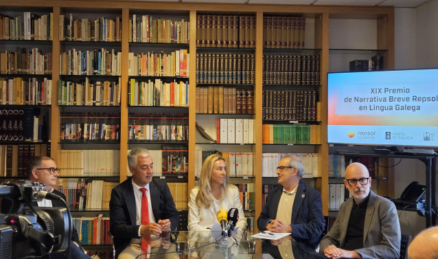 La obra 'A illa que supuraba sangue' de Carmen V. Valiña, ganadora de la XIX edición del Premio Narrativa Breve Repsol en Lengua Gallega.