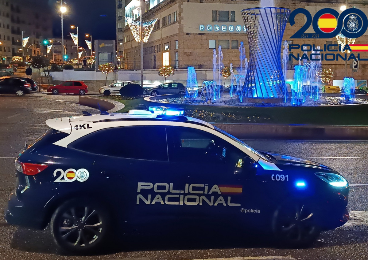 Archivo - Coche de la Policía Nacional en Vigo. Foto de archivo.
