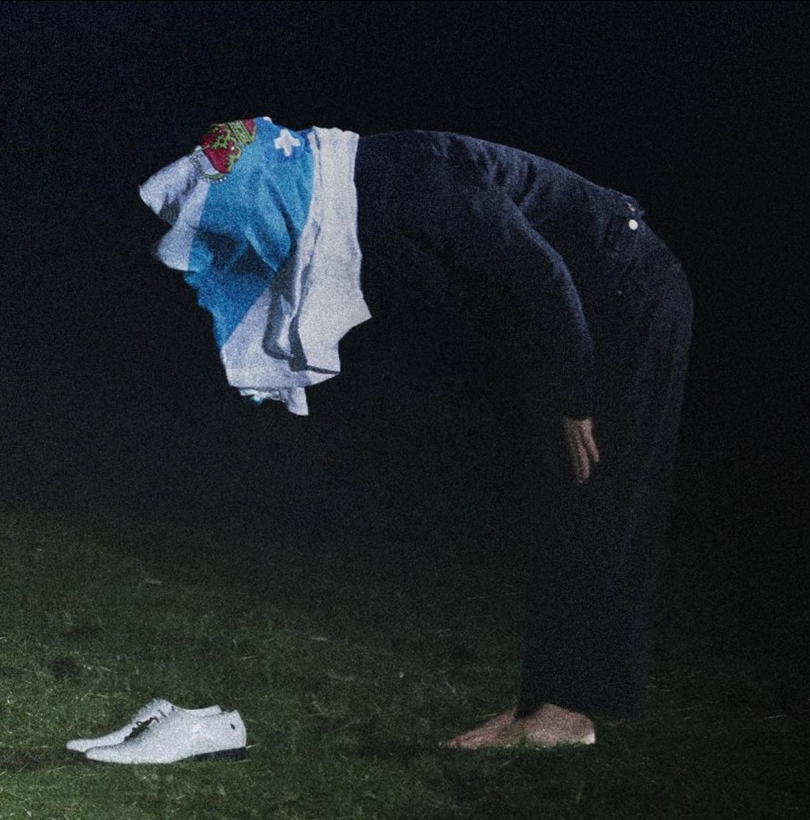 Sen Senra con la bandera gallega en la portada de su disco