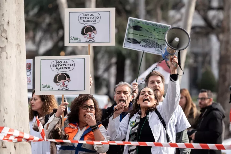 Comienza la huelga de médicos del SERGAS con concentraciones frente a todos los hospitales
