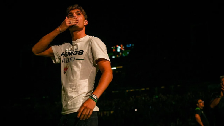 El debut de Yago de Santiago en Primera, cada vez más cerca tras superar su rotura del cruzado