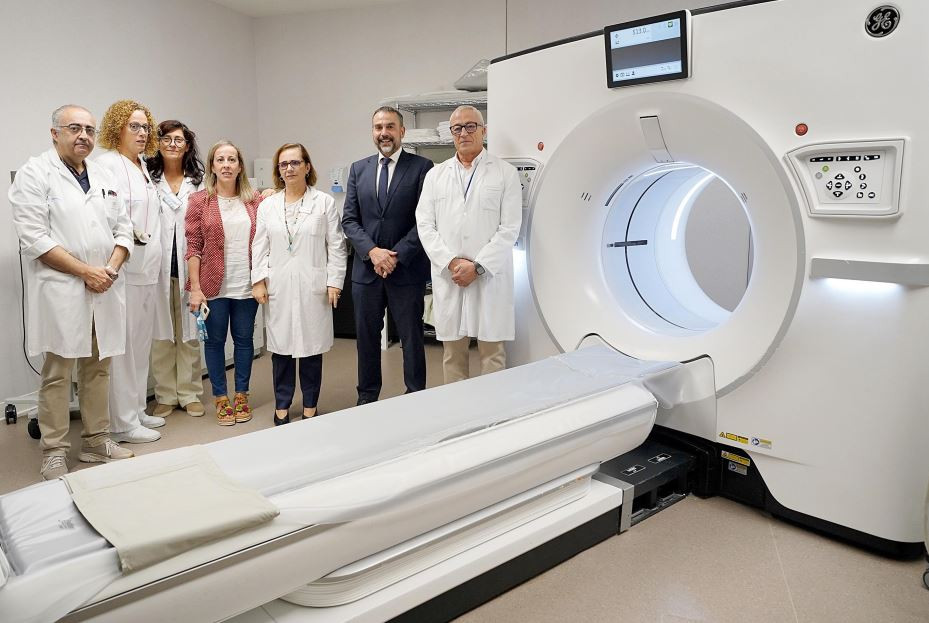 Aparato de resonancia electromagnu00e9tica en el u00c1lvaro Cunqueiro de Vigo