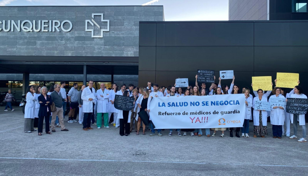 Imagen de la concentración de este lunes en el Álvaro Cunqueiro.