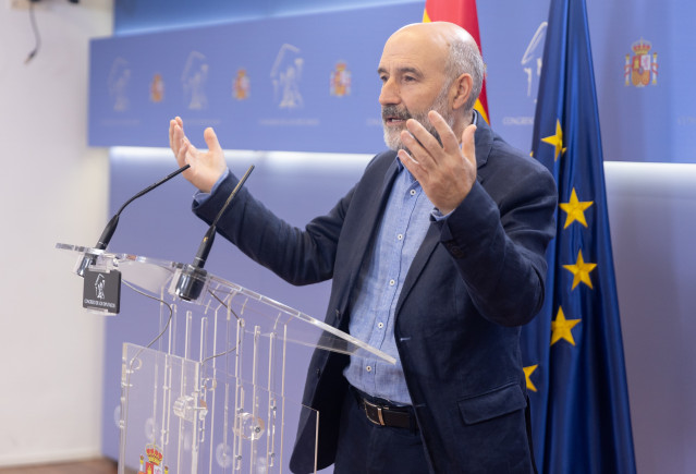 El diputado del BNG Néstor Rego durante una rueda de prensa.