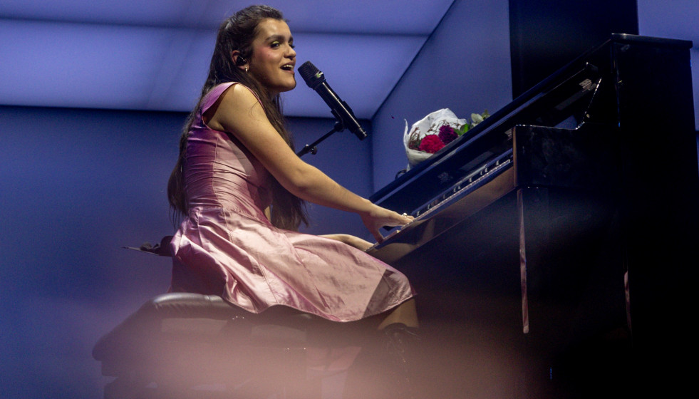 Archivo - La cantante y actriz Amaia actúa durante un concierto, en el Movistar Arena, a 23 de febrero de 2025, en Madrid