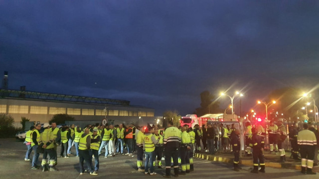 Protesta de trabajadores de Serveo, auxiliar de Alcoa