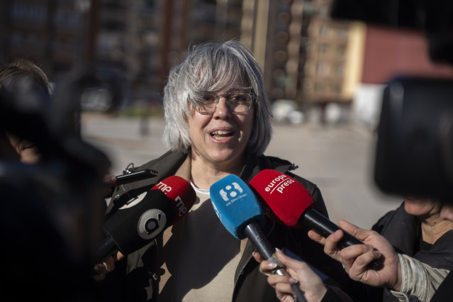 Archivo - La delegada del Gobierno, Pilar Bernabé, junto a la directora general de SEPES Entidad Pública Empresarial de Suelo adscrita al Ministerio de Vivienda y Agenda Urbana, Leire Iglesias, visitan las obras de urbanización del Cuartel de Ingenieros,