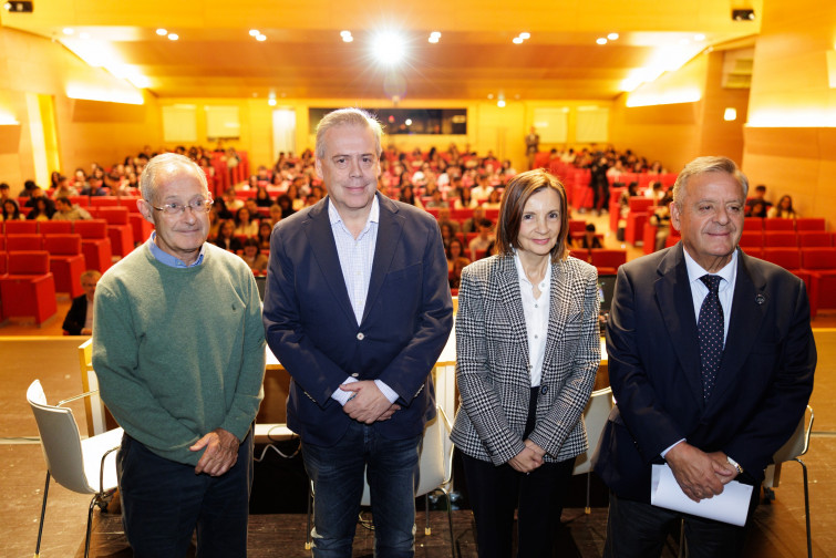 Gómez Caamaño resalta el fomento de la medicina 