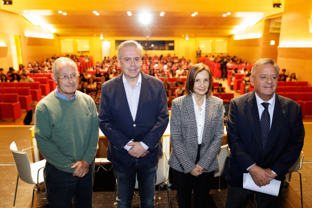 El conselleiro de Sanidade, Antonio Gómez Caamaño, en la  inauguración de la I Xornada Traxectoria e Vida da Academia ASOMEGA.