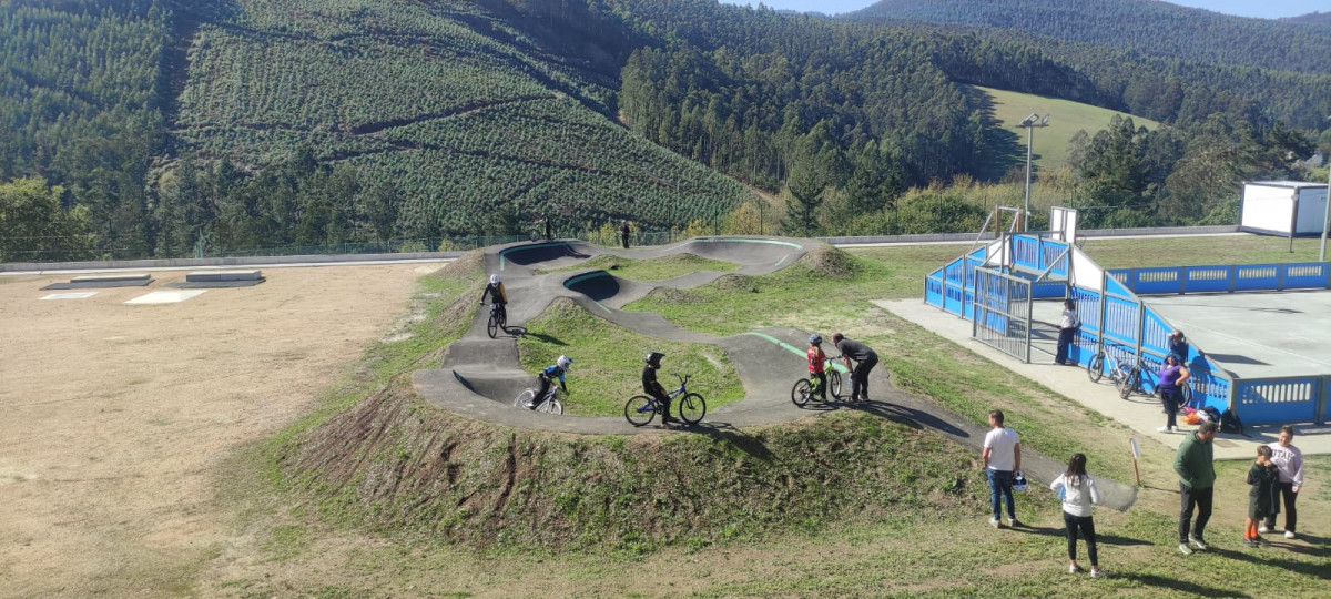 Pump track de trabada