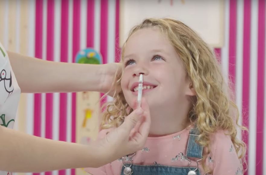 Vacuna intranasal contra la gripe en una foto del SERGAS