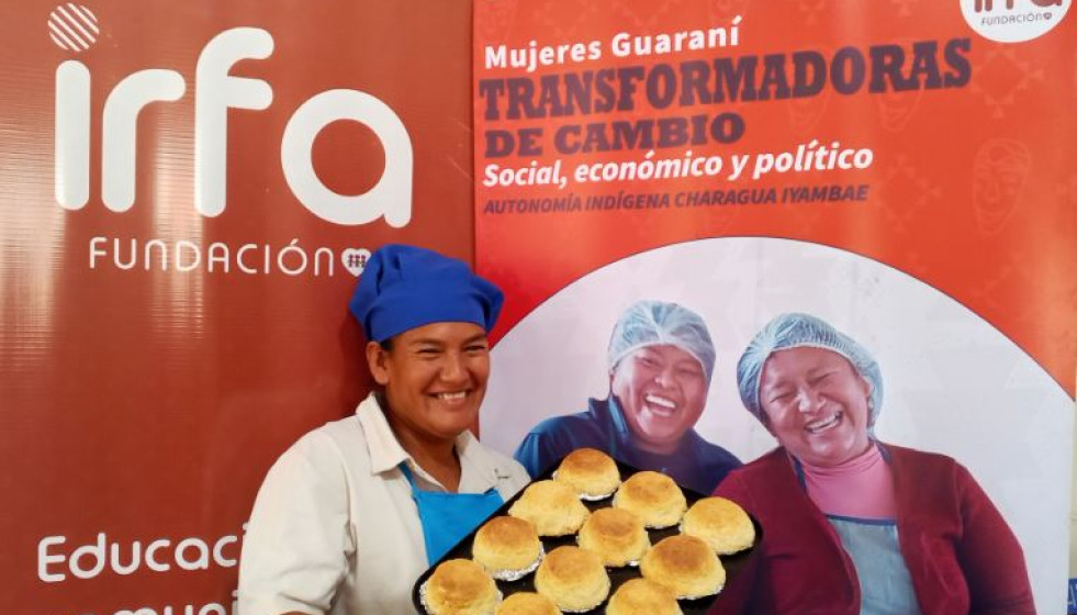 María del Carmen Romero, repostera y emprendedora que forma parte del proyecto para mujeres guaraníes apoyado por IRFA (Instituto Radiofónico Fe y Alegría)