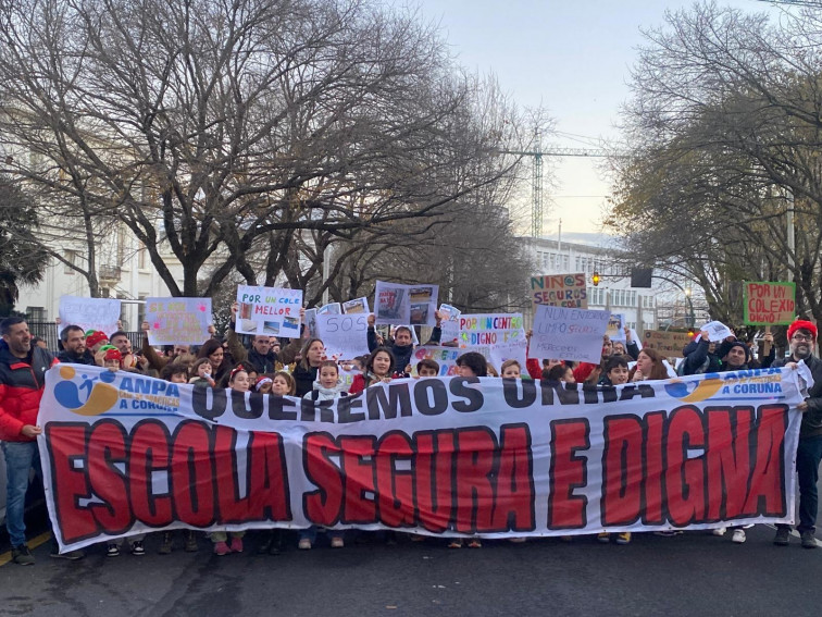 CEIP de Prácticas A Coruña en lucha: madres y alumnos exigen a Xunta, Concello y UDC una escuela segura