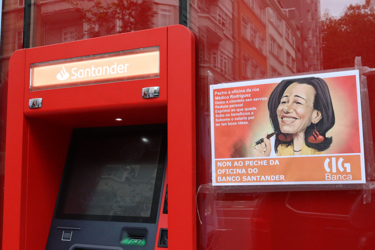 Cartel contra el cierre de una oficina del Banco Santander en A Coruu00f1a