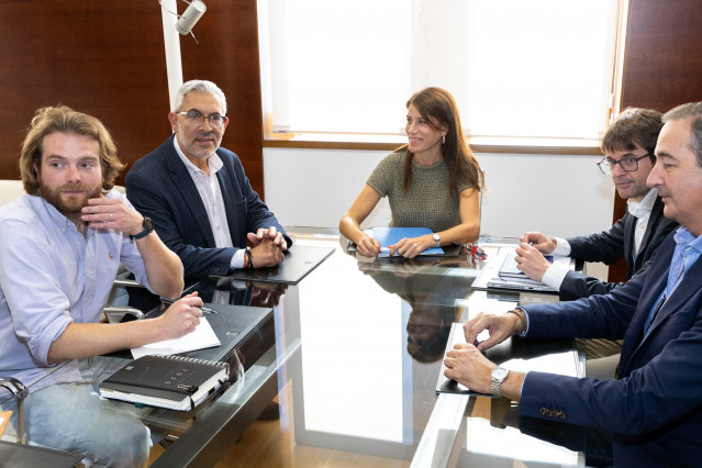 La conselleira de Vivienda e Infraestructuras, María Martínez Allegue, y el director de la Axencia Galega de Infraestruturas, Francisco Menéndez, se reúnen con el alcalde de Lugo, Miguel Fernández