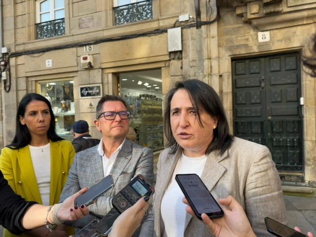 Ediles del PP en la Praza de Cervantes.