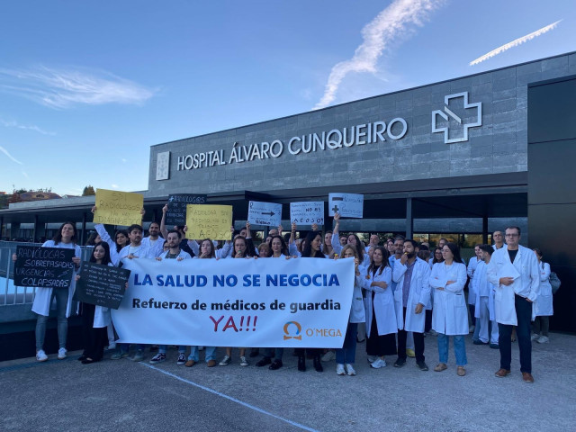 Concentración de radiólogos de Vigo el 6 de octubre de 2025.