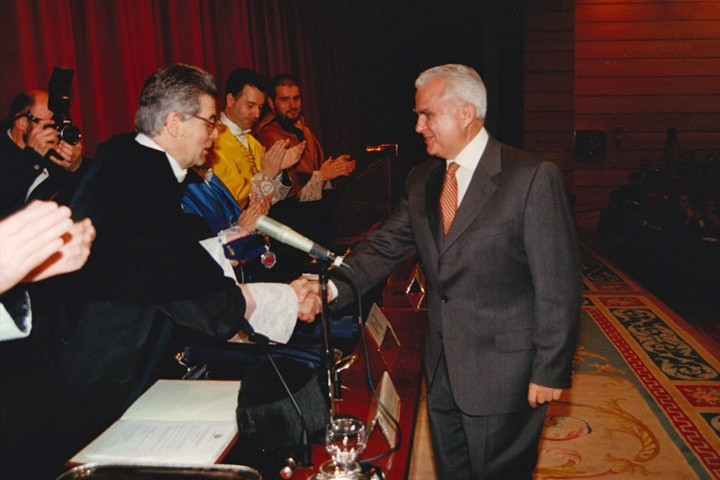 Pesar en Pontedeume por la muerte de Juan Piñeiro Permuy, exconselleiro de Educación con Fraga