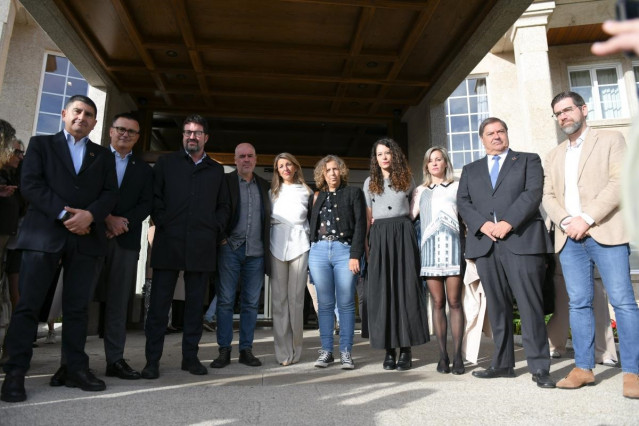 Autoridades a su llegada al acto en homenaje al sindicalista de CC.OO. Suso Díaz, padre de la vicepresidenta del Gobierno Yolanda Díaz
