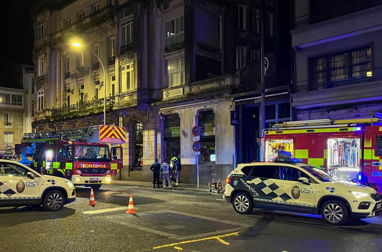 Incendio en una hamburguesería de Santiago deja daños importantes en el local