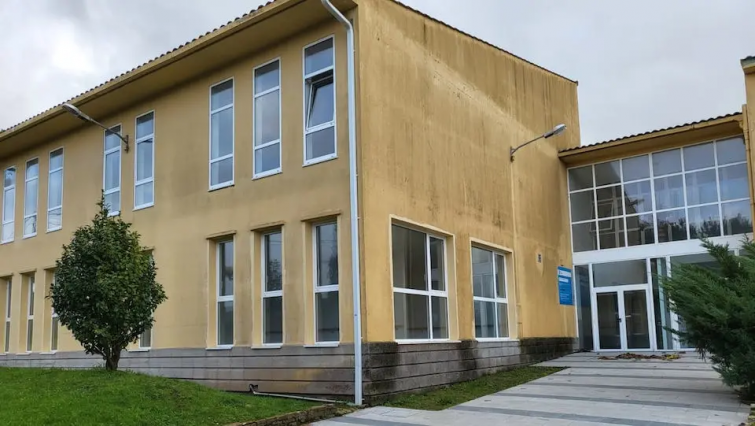 El PSOE de Malpica denuncia que el centro de día sigue cerrado tres años después del fin de las obras