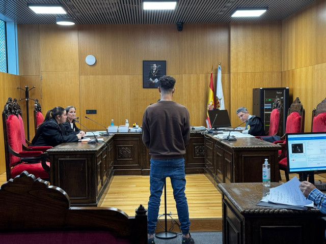 Juicio por un delito de robo con violencia e intimidación en el Juzgado de lo penal de Ourense