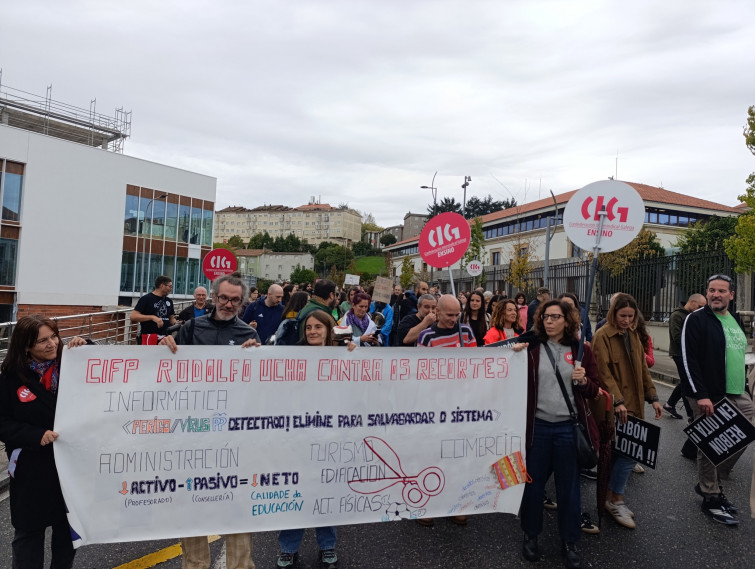 Profesores en huelga echan la llave en el CEIP Alborada de A Coruña y en otros centros de Galicia