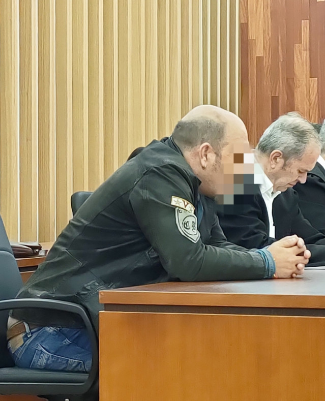 José Luis M.C., acusado por el crimen de Coia (Vigo) de abril de 2024, en el juicio contra él en la sección quinta de la Audiencia Provincial de Pontevedra, con sede en la ciudad olívica.