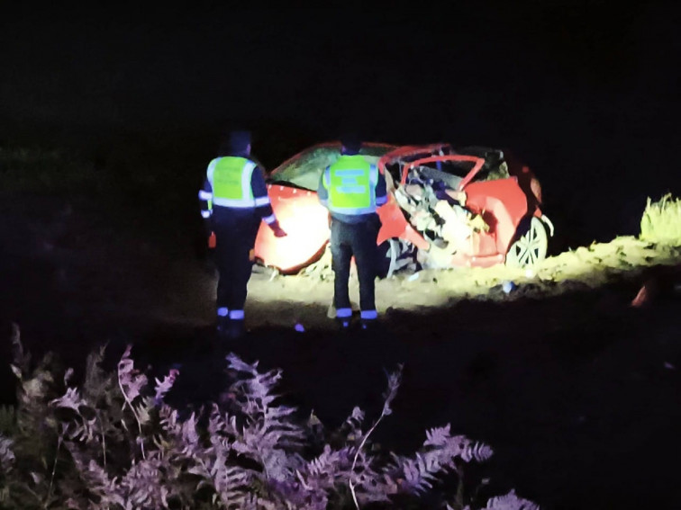 Fallece un hombre en Lugo tras una salida de vía y posterior vuelco del vehículo