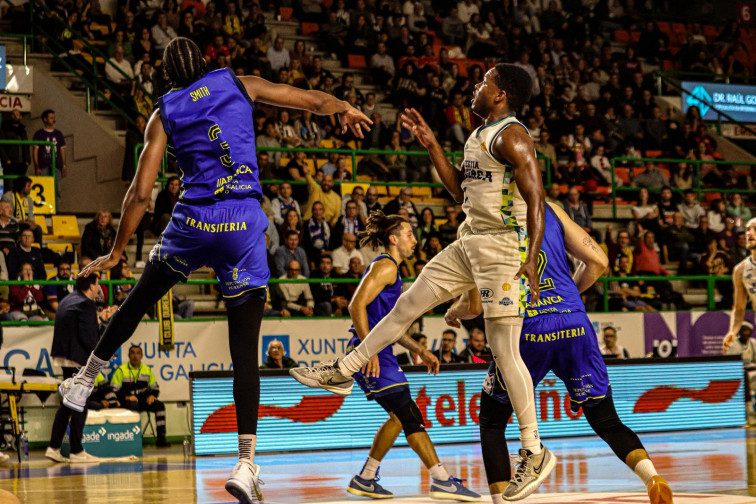 Dura victoria del COB en Ourense frente al Menorca (84-80)