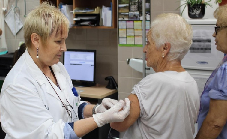 Al cumplir 65 años, los gallegos recibirán la vacuna contra la neumonía