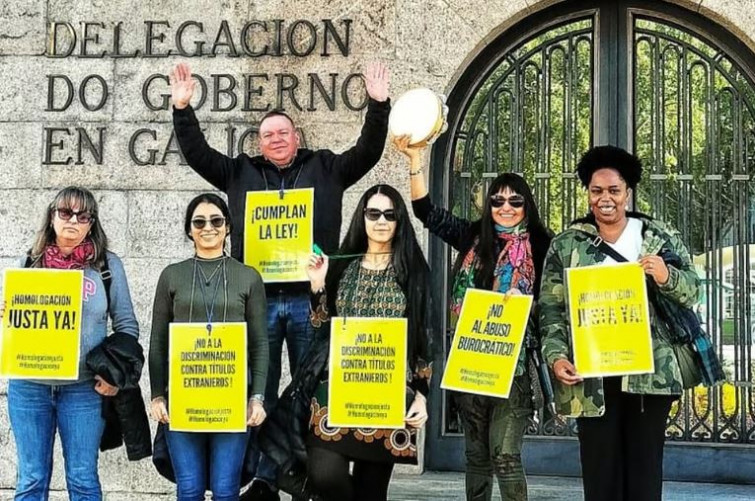 De médicos a camareros: cientos de médicos sin poder ejercer por el atasco de la homologación de títulos