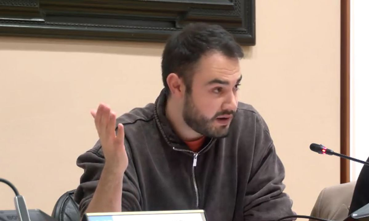 Iago Suu00e1rez en el Parlamento de Galicia hoy