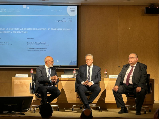 El conselleiro de Sanidade, Antonio Gómez Caamaño, en Salamanca