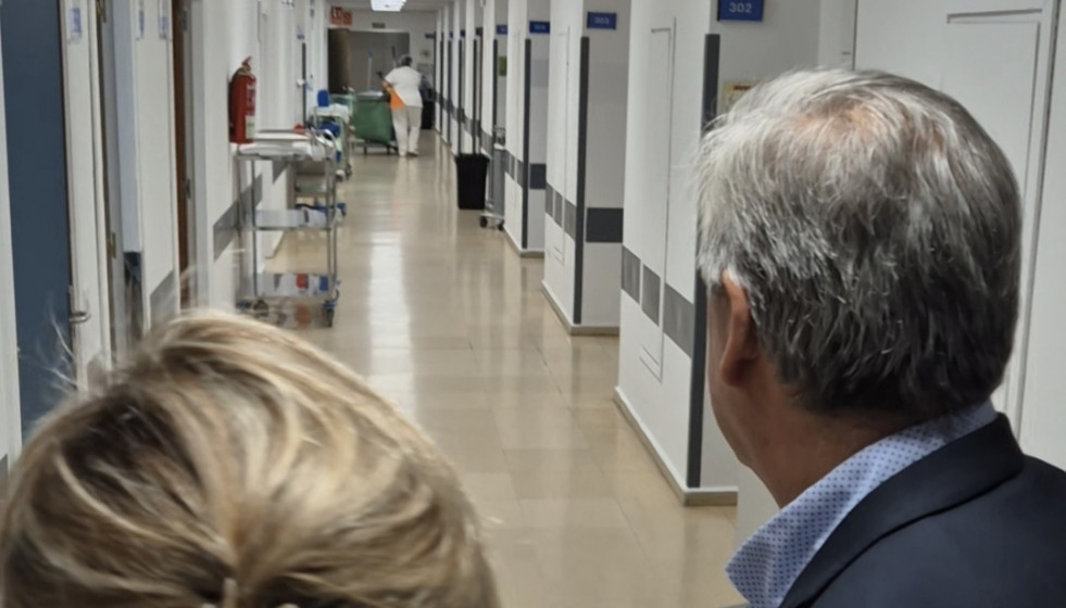 El conselleiro de Sanidade, Antonio Gómez Caamaño, visita las obras en el Hospital Arquitecto Marcide de Ferrol