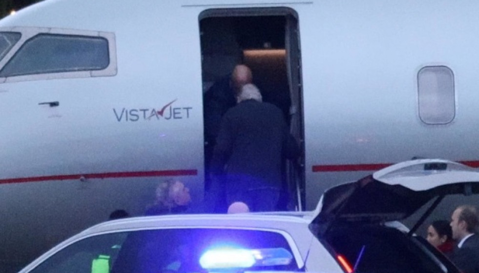 El rey Juan Carlos se marcha de Sanxenxo y pone rumbo de nuevo a Abu Dabi