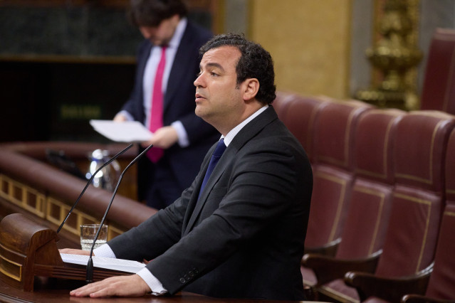 Archivo - El diputado de Vox, Andrés Alberto Rodríguez Almeida, en el Congreso