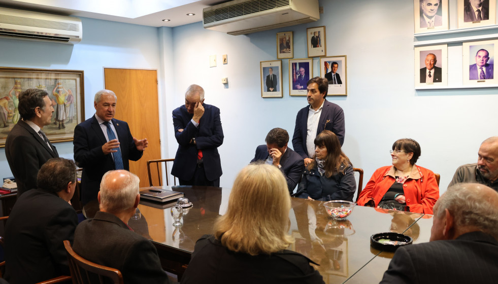 El presidente de la Diputación de Lugo, José Tomé Roca, durante visita al Centro de Galicia en Buenos Aires.
