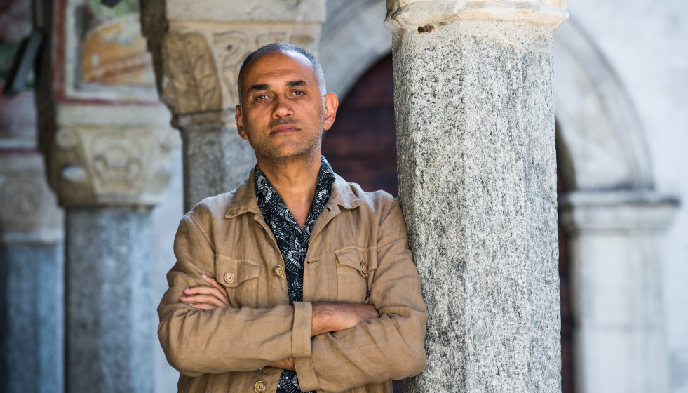 Archivo - Kamal Aljafari, Premio Cineuropa 2025, recogerá el galardón este martes en el Teatro Principal de Santiago