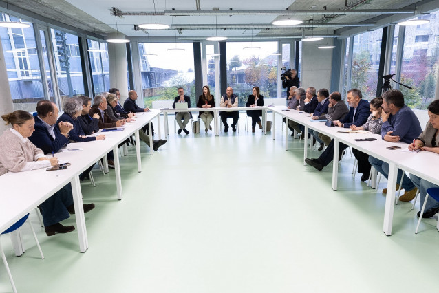 Rerunión de la conselleira do Medio Rural, María José Gómez, con los GDR